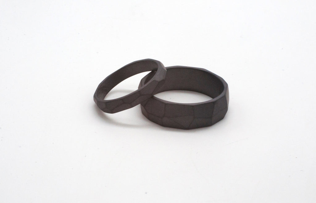 Tantal Eheringe - Geometric Rock image 1