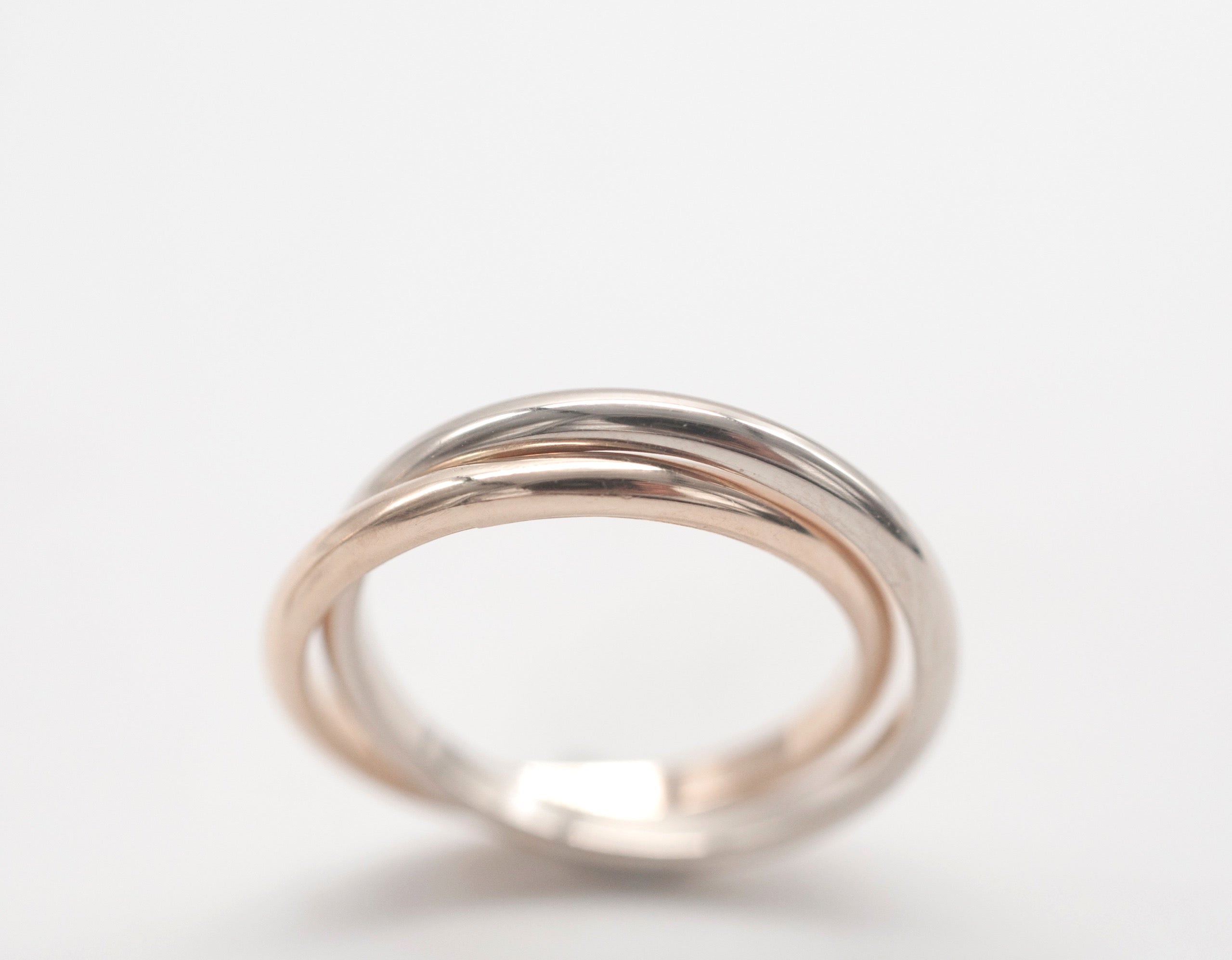 Eheringe - Verschlungen aus recyceltem Gold image 1