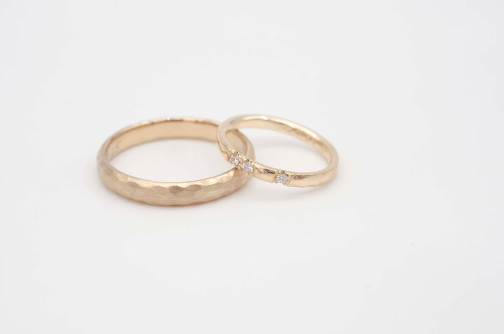 Eheringe Gehämmert aus recyceltem Gold image 1