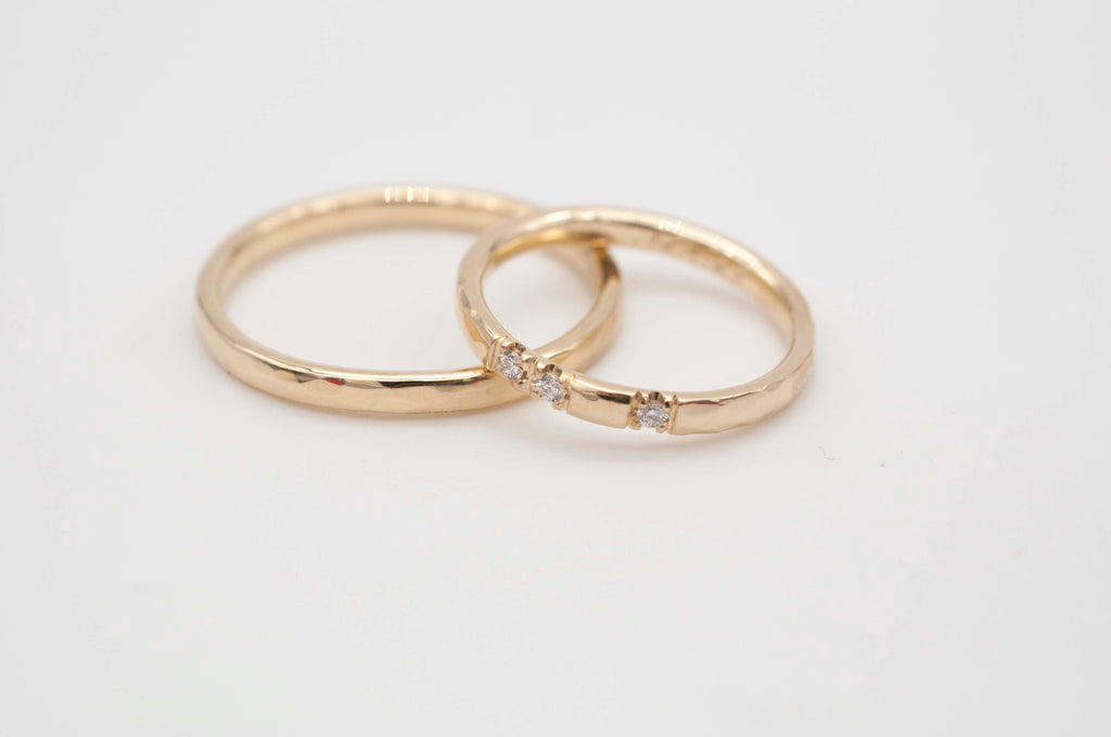 Eheringe - Gehämmert dünn aus recyceltem Gold image 0