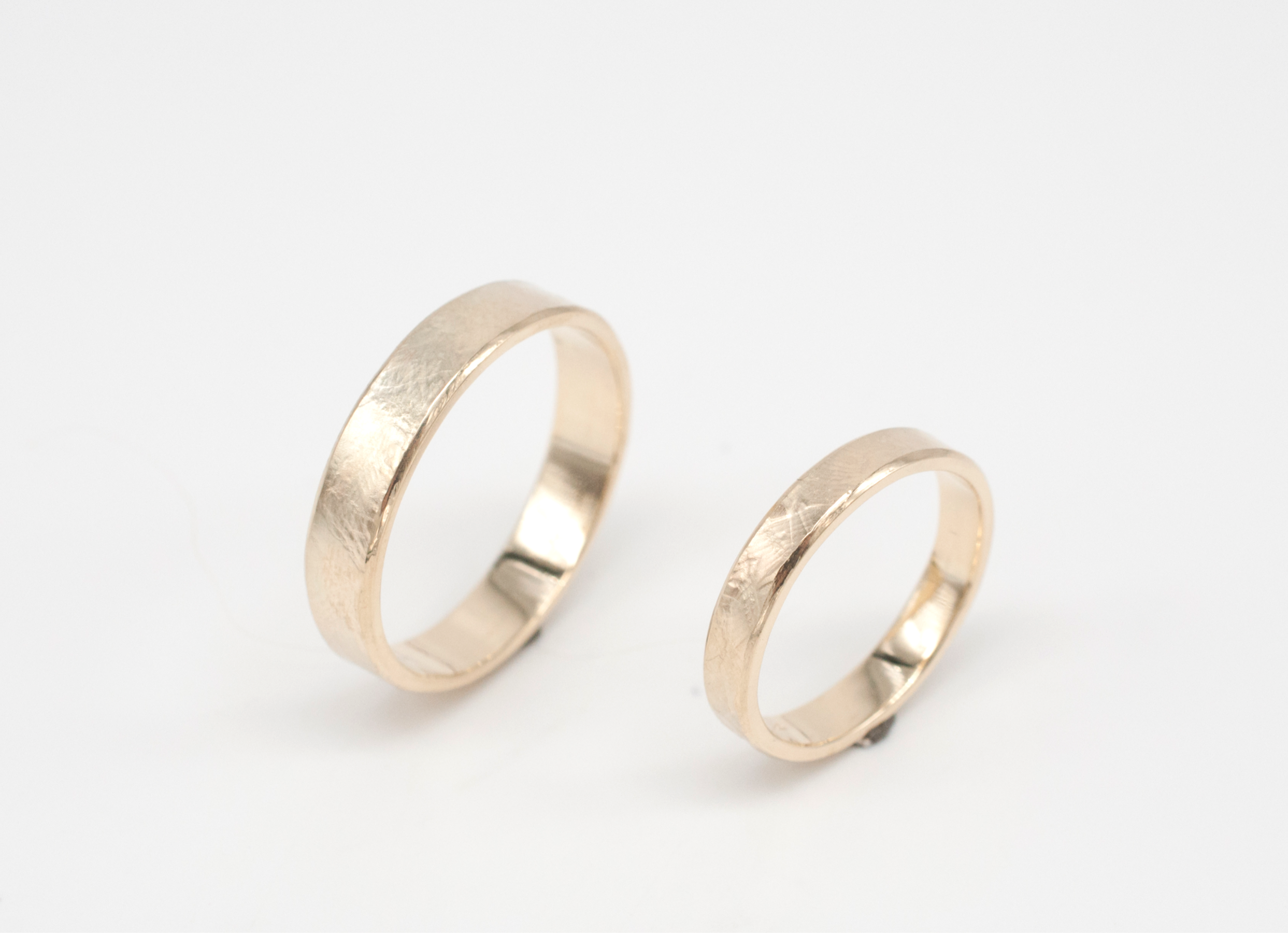 Eheringe - Federprint aus recyceltem Gold image 0