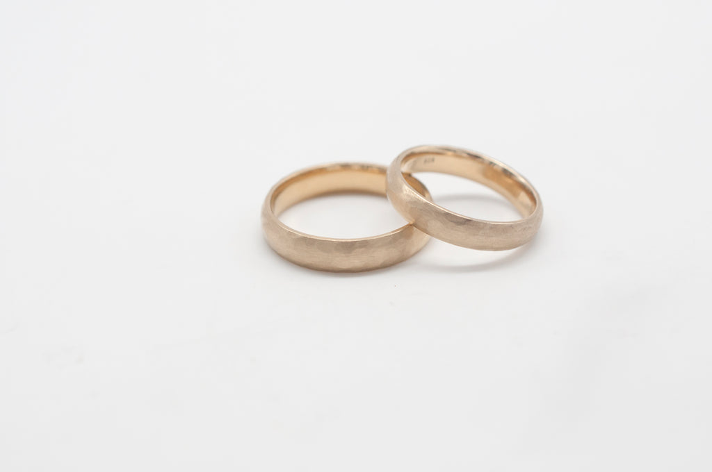 Eheringe Gehämmert aus recyceltem Gold image 7