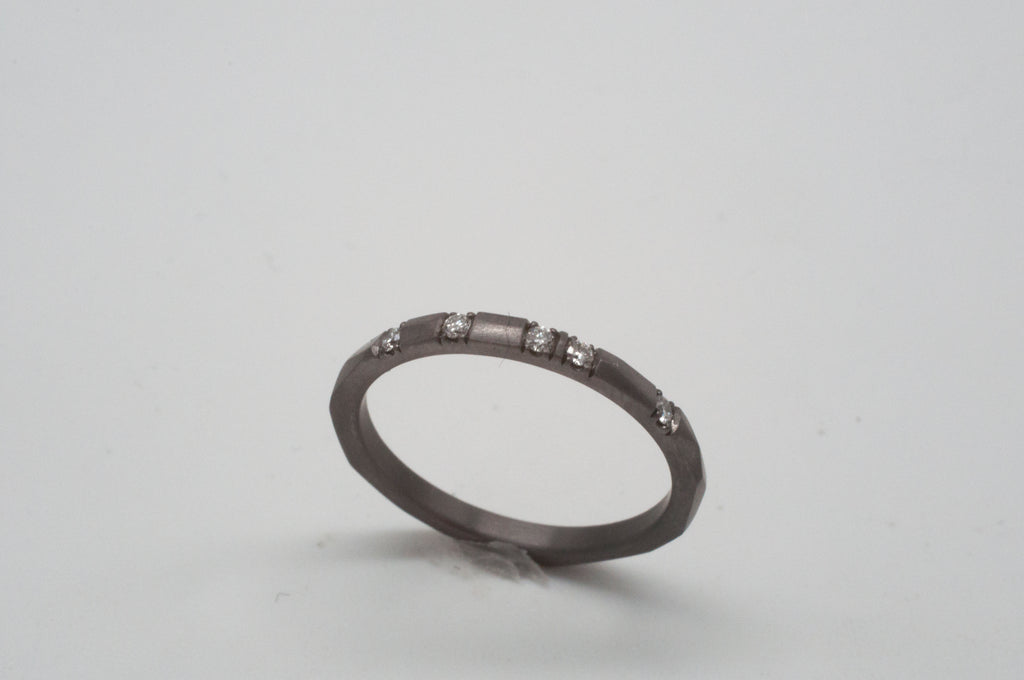 Ring Geometric Rock aus Tantal image 0