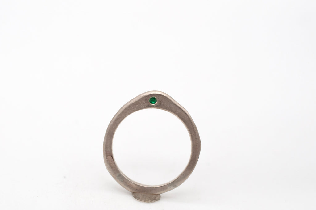 Ring Pebbles mit Smaragd image 0