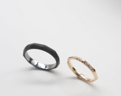Eheringe Geometric Rock aus recyceltem Gold und Tantal image 1