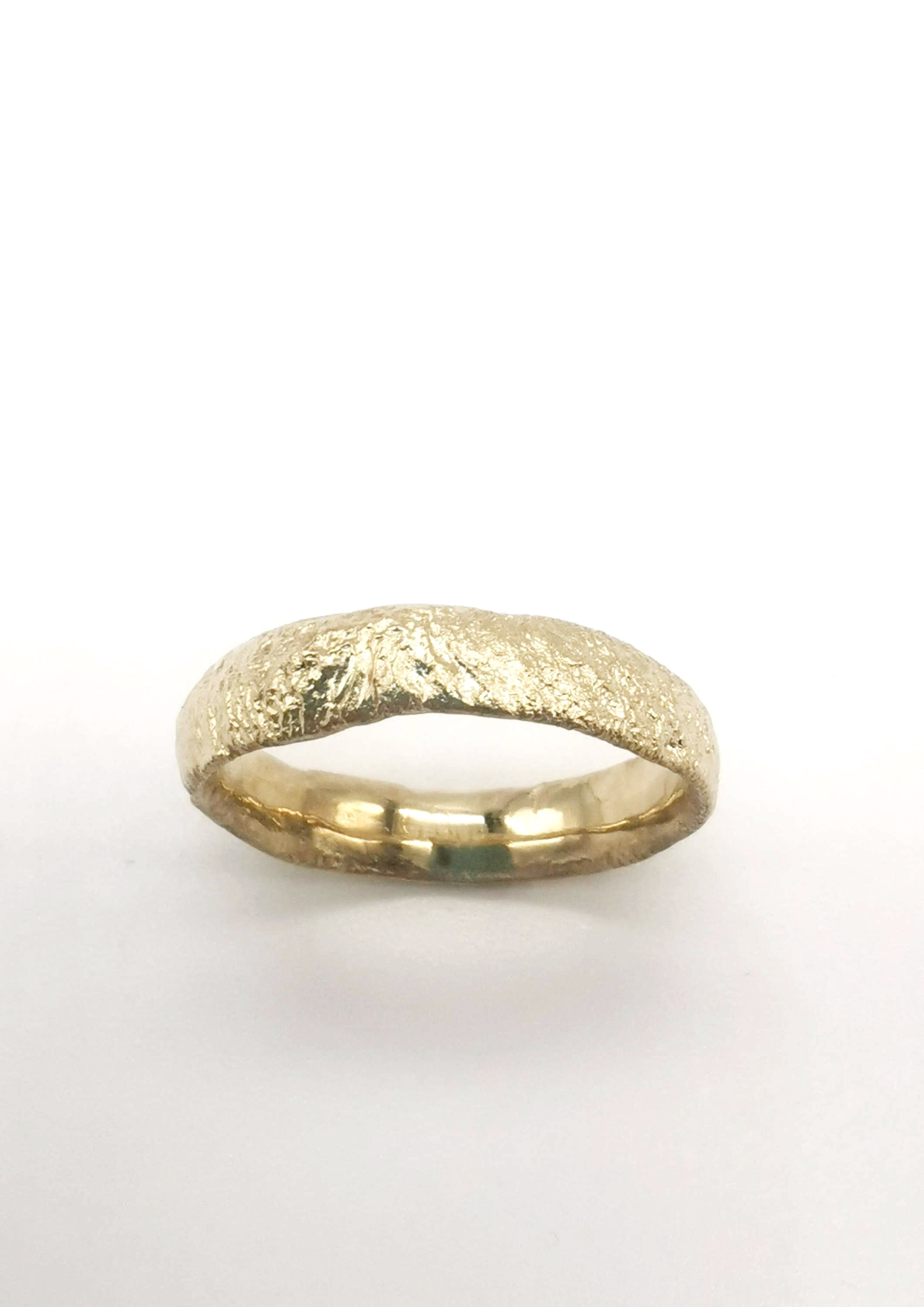 Eheringe - Fly me to the Moon aus recyceltem Gold image 1