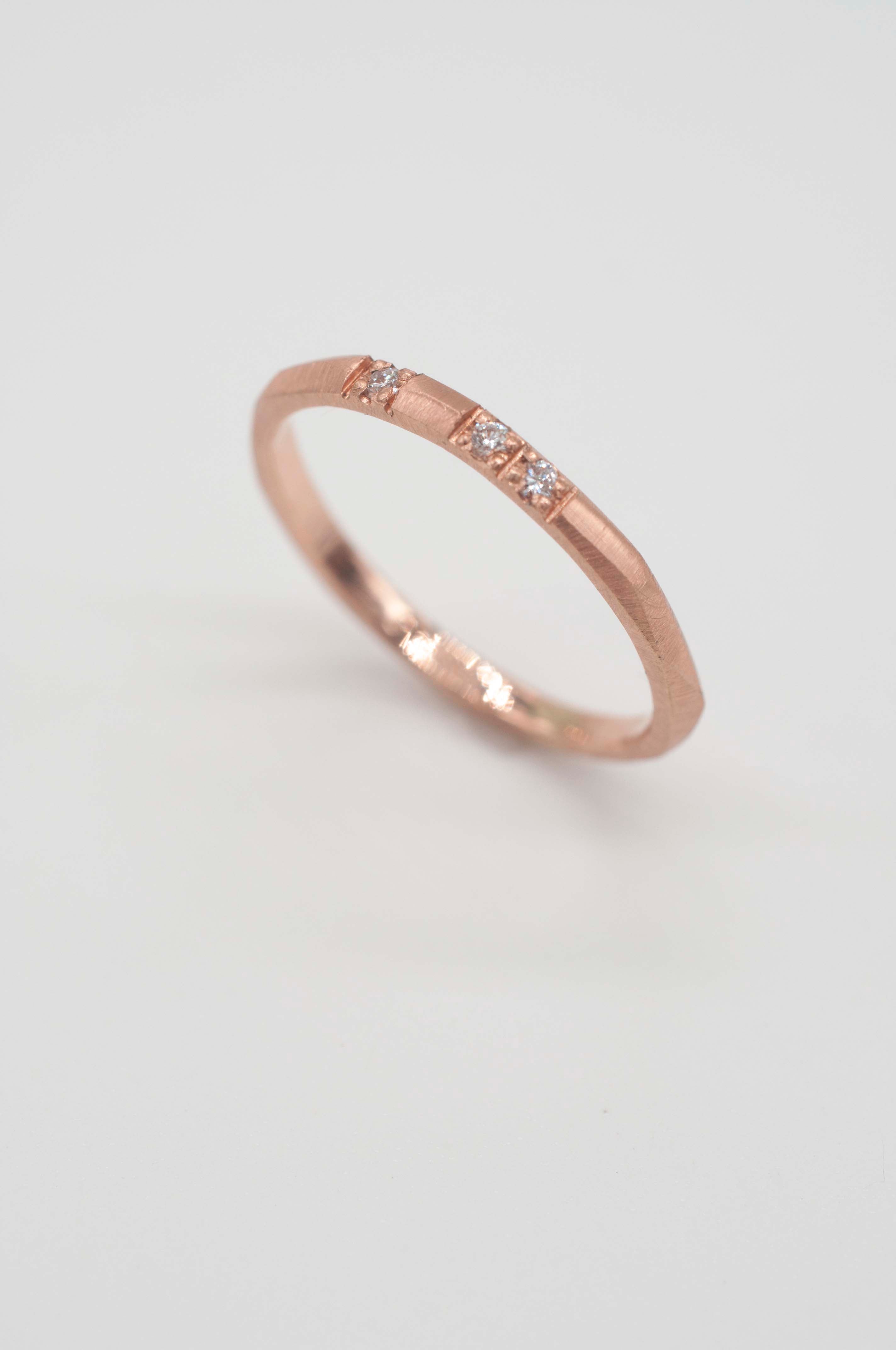 Ring Geometric Rock - White