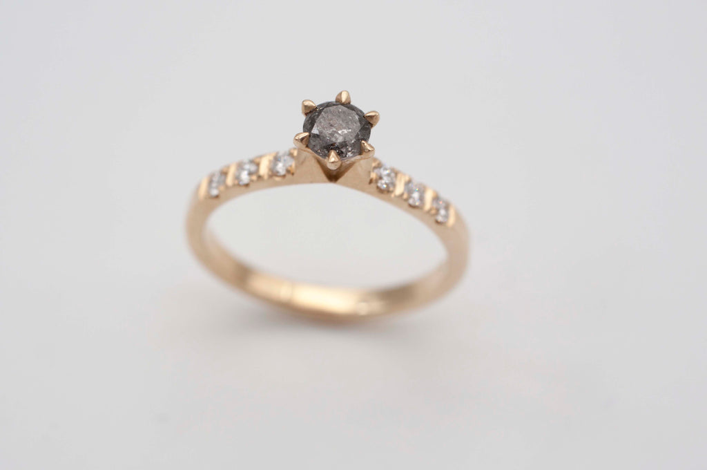 Ring Solitär - schwarze Tulpe