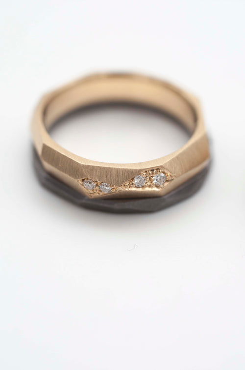 Eheringe - Geometric Rock Stack Tantal und Gold