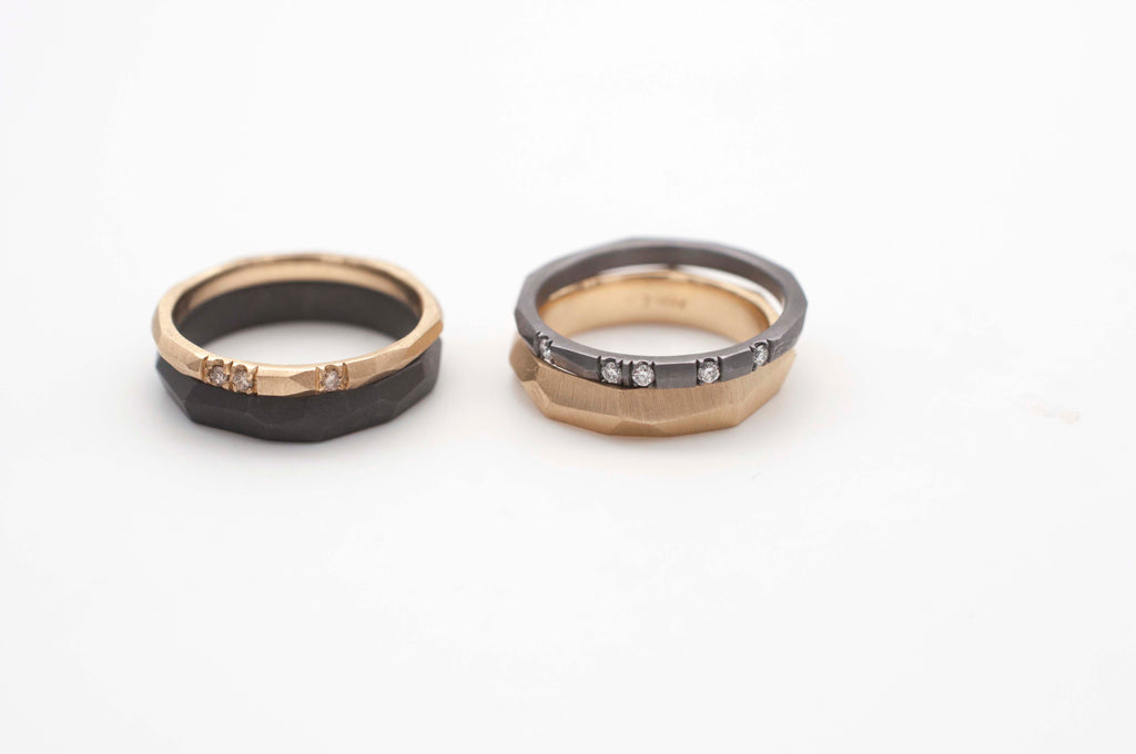 Eheringe - Geometric Rock Stack Tantal und Gold