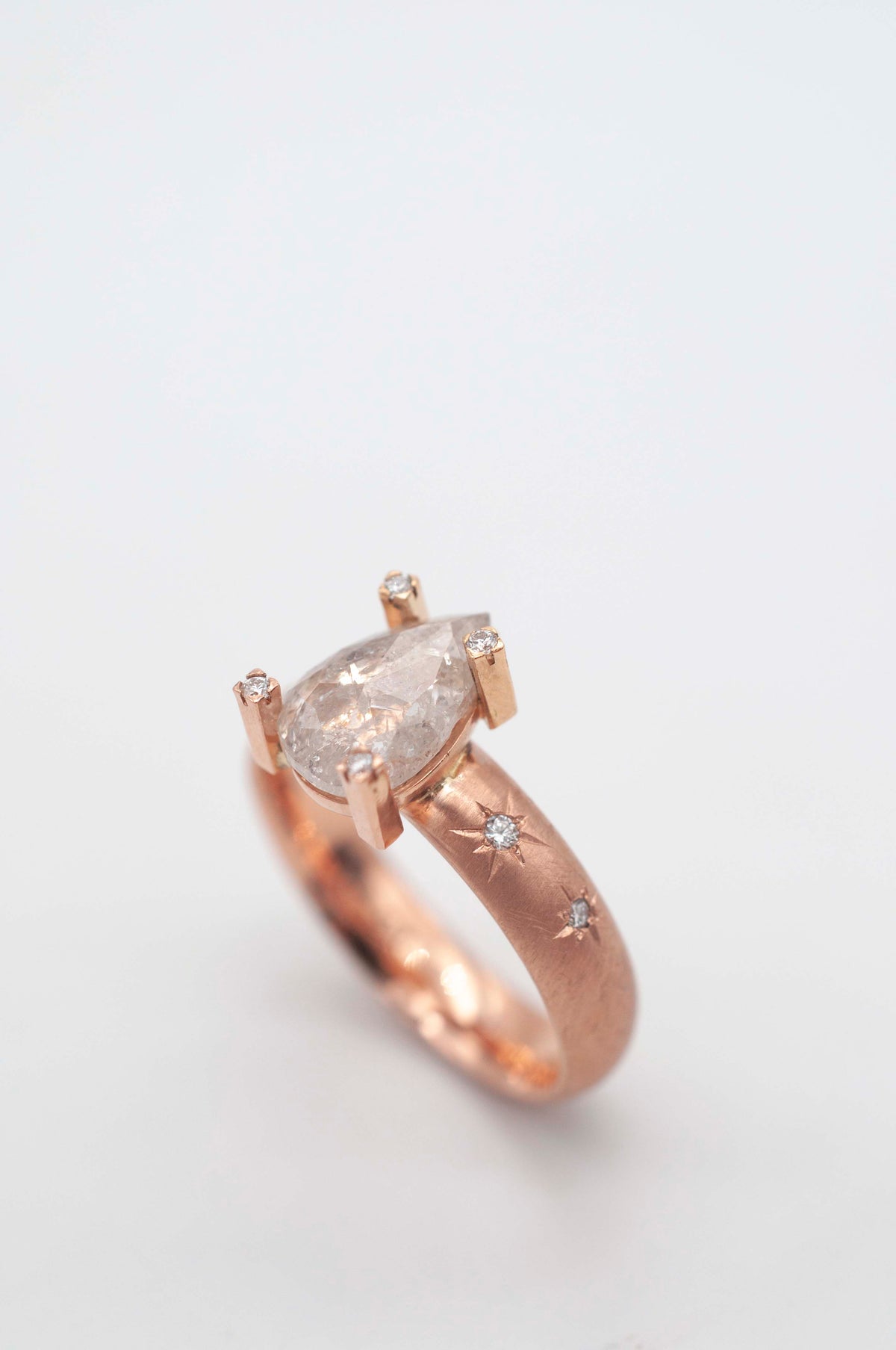 Ring Cosmic Dust - Starlight