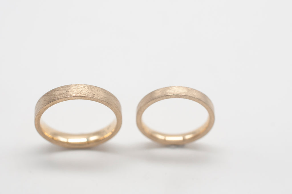 Eheringe - Eismatt flach aus recyceltem Gold image 6