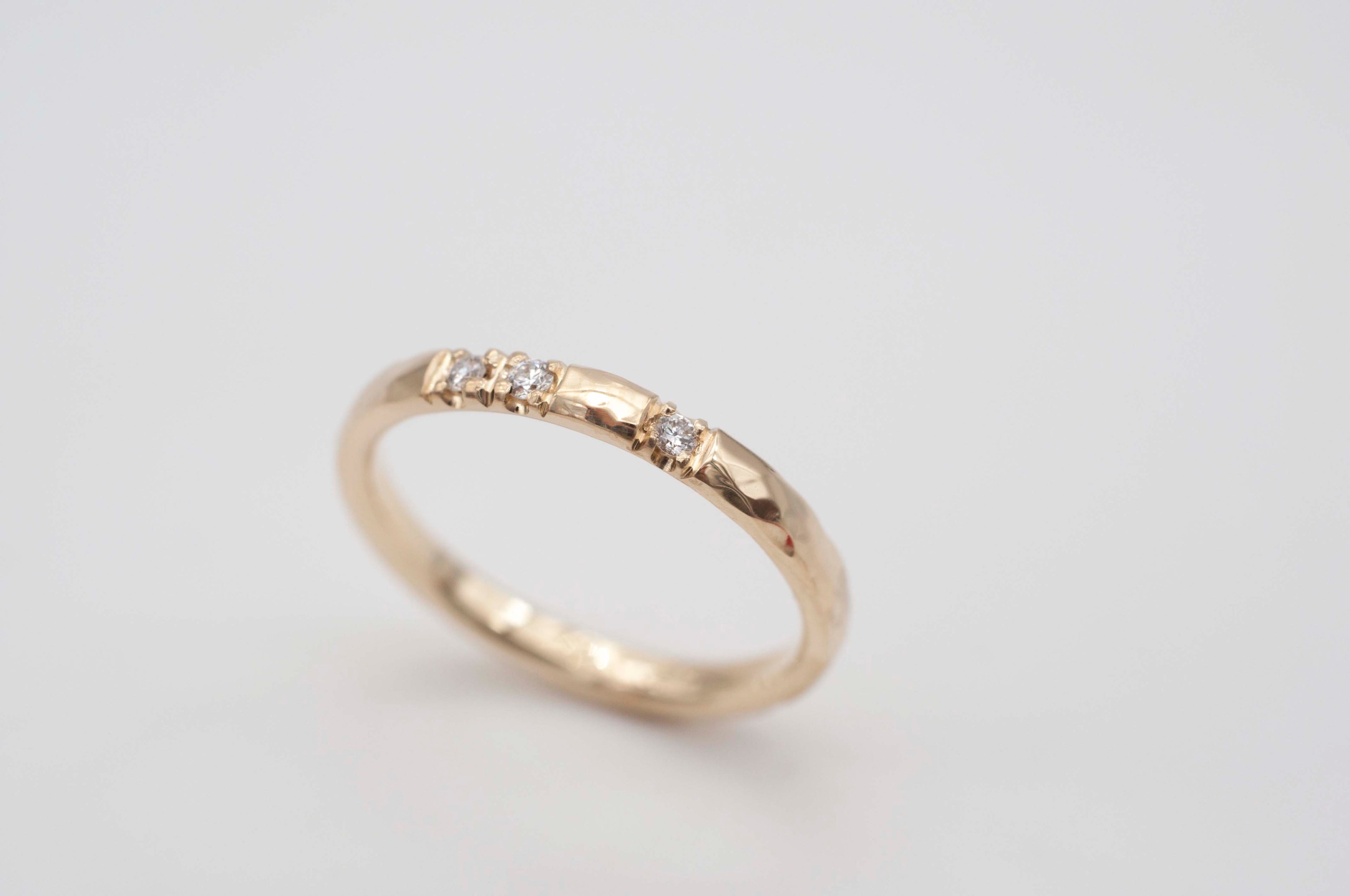 Eheringe - Gehämmert dünn aus recyceltem Gold image 5