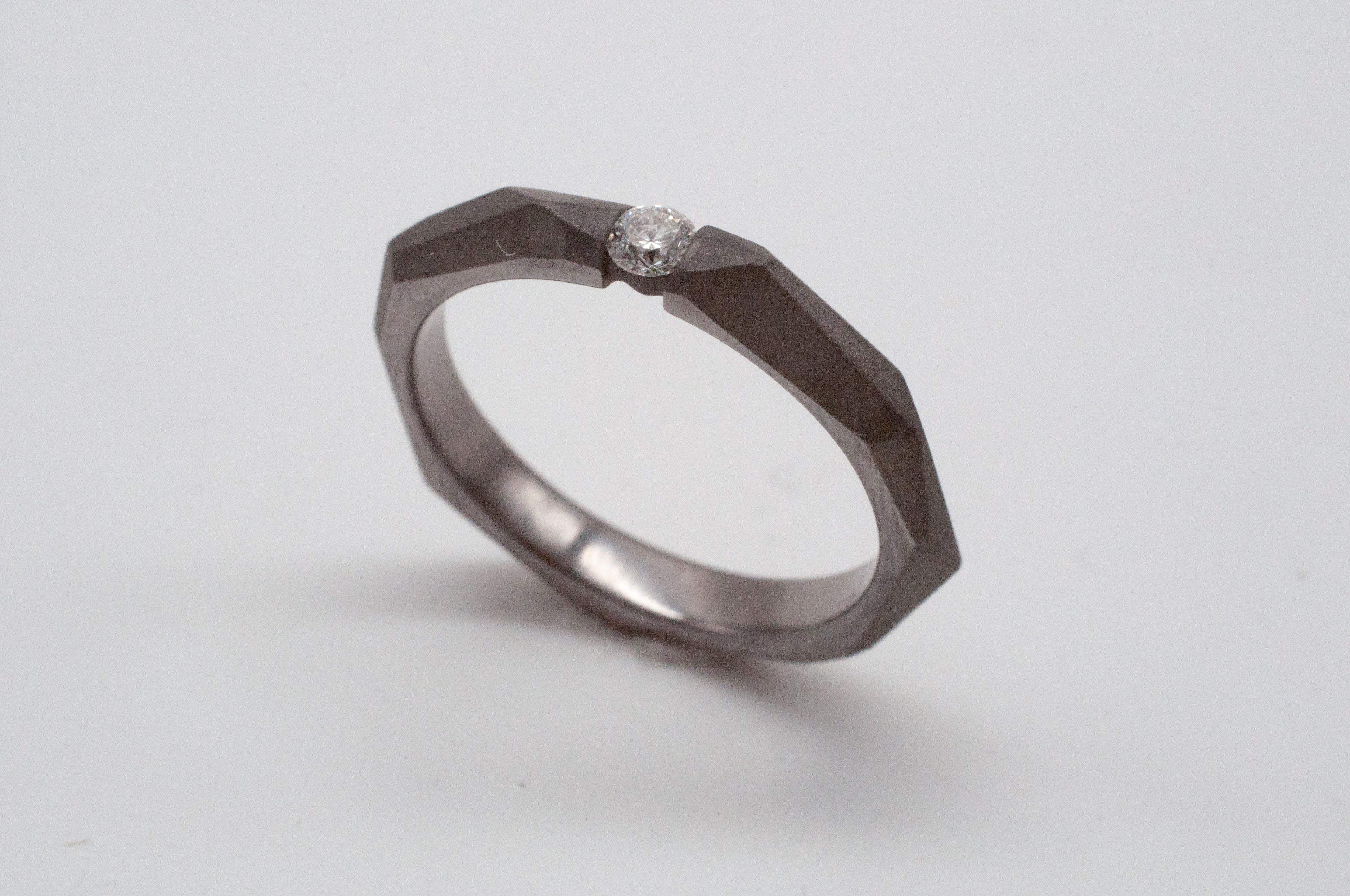 Ring Geometric Rock aus Tantal mit Diamant image 5