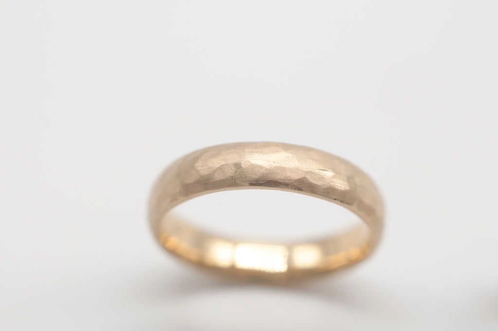 Eheringe Gehämmert aus recyceltem Gold image 6