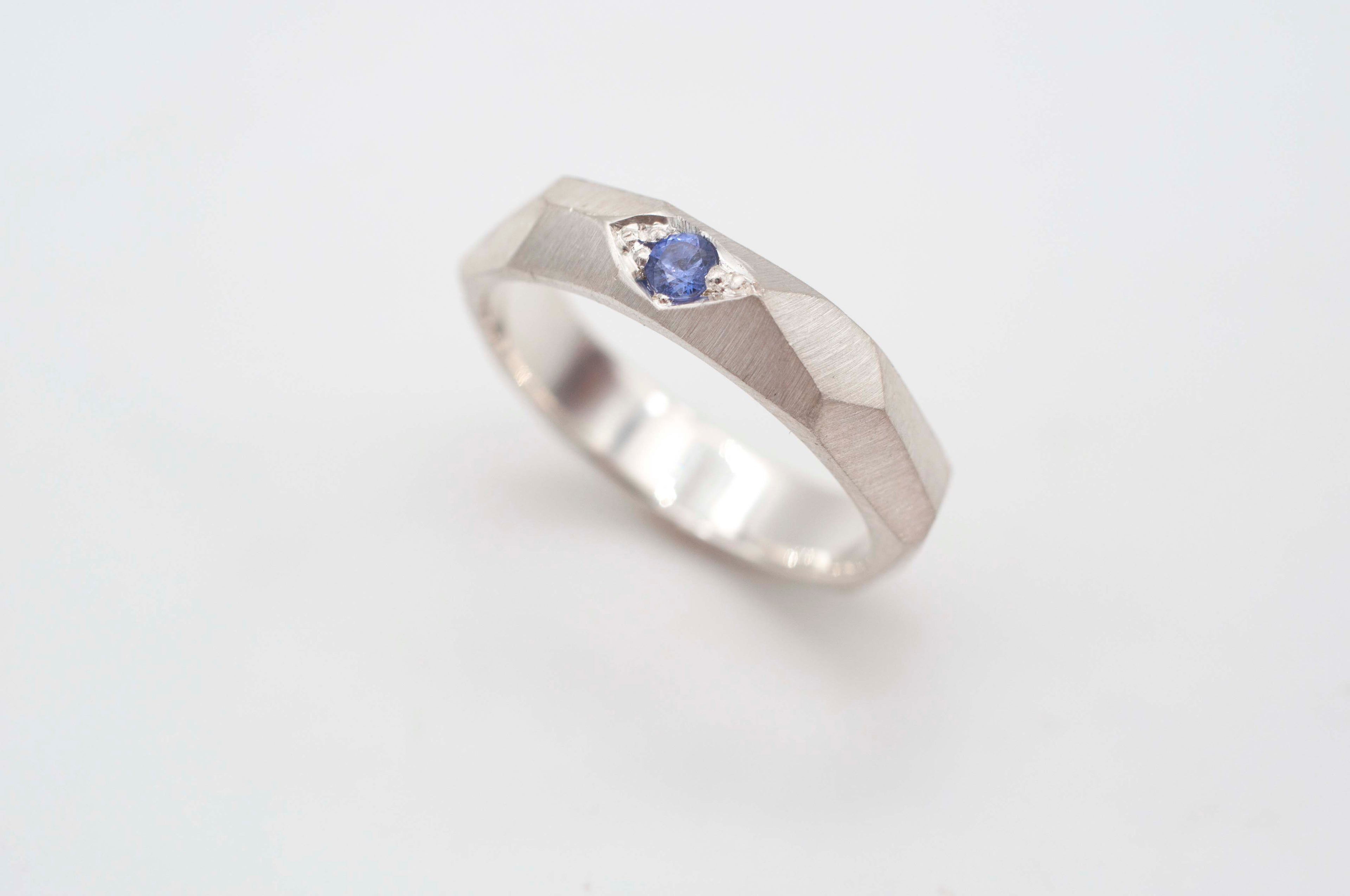 Ring - Geometric Rocks mit Saphir image 0