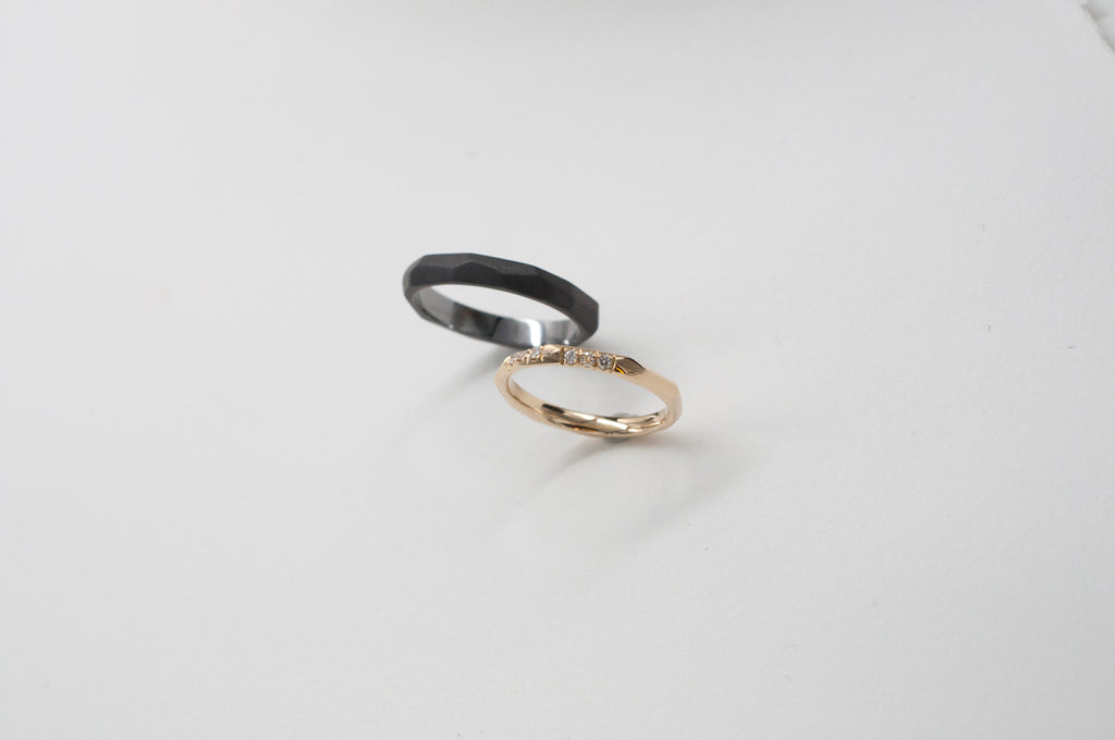 Eheringe Geometric Rock aus recyceltem Gold und Tantal image 7