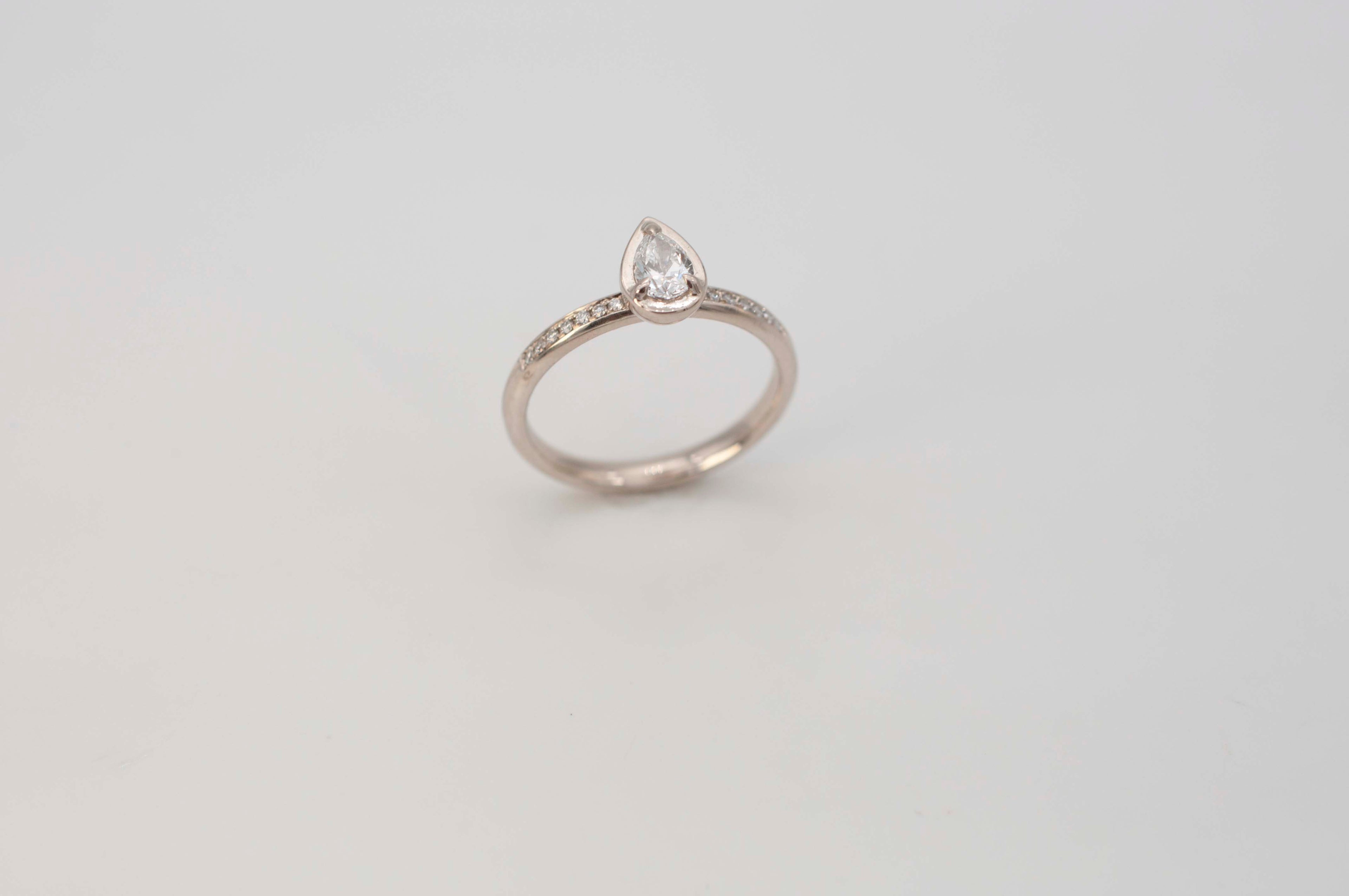 Verlobungsring - Pear image 2